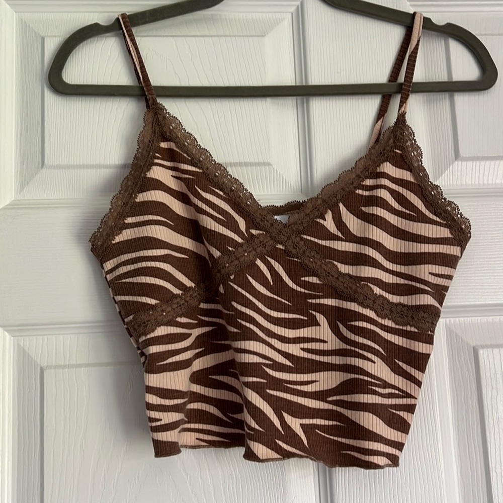 Brown zebra print ribbed tank with lace trim from BERSHKA🤎 size large